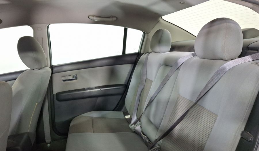 Nissan Sentra 2.0 EMOTION CVT Sedan 2011