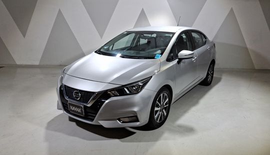 Nissan • Versa