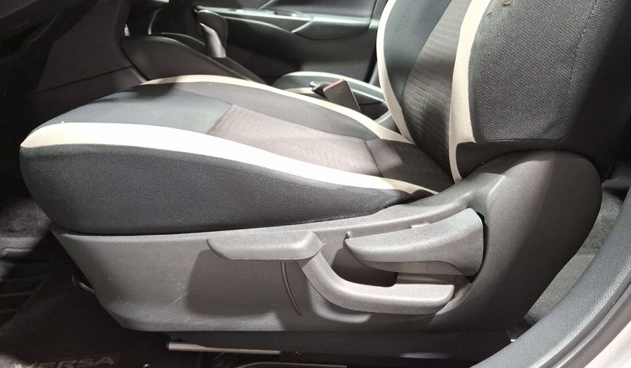 Nissan Versa 1.6 ADVANCE CVT Sedan 2020
