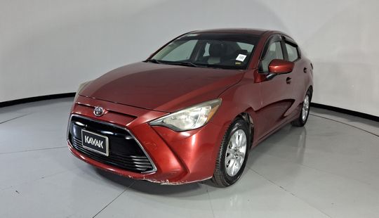Toyota • Yaris