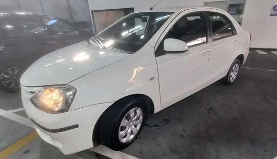 Toyota • Etios