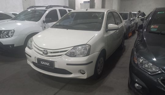 Toyota • Etios