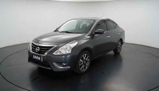 Nissan • Versa