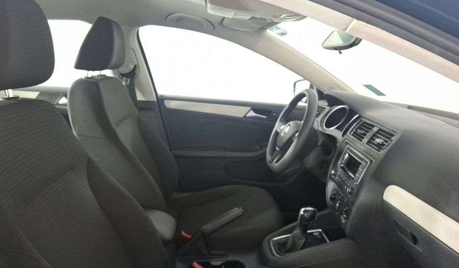 Volkswagen Jetta 2.5 TRENDLINE TIP. Sedan 2016