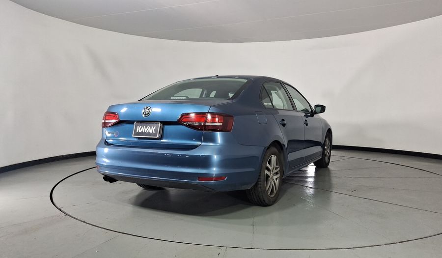 Volkswagen Jetta 2.5 TRENDLINE TIP. Sedan 2016