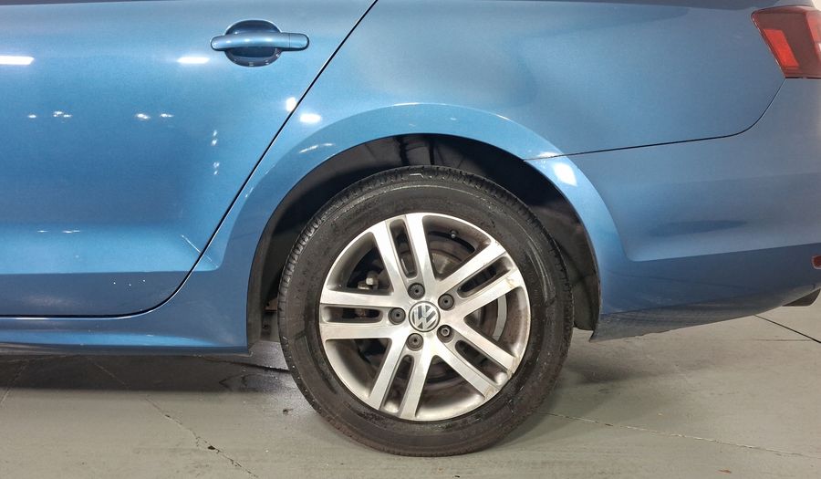 Volkswagen Jetta 2.5 TRENDLINE TIP. Sedan 2016