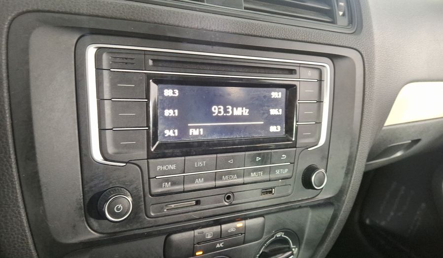 Volkswagen Jetta 2.5 TRENDLINE TIP. Sedan 2016