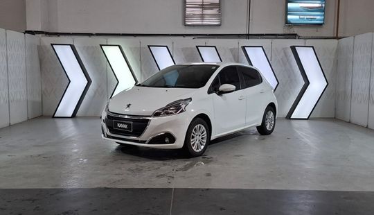 Peugeot • 208