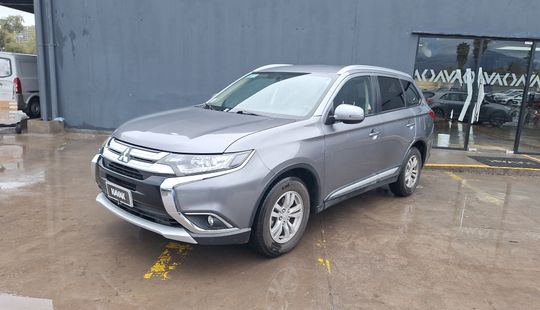 Mitsubishi • Outlander