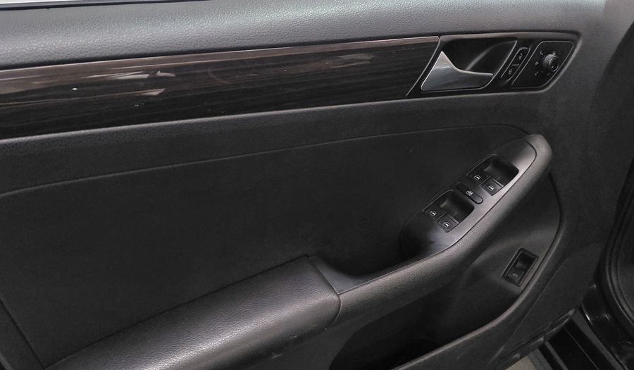 Volkswagen Vento 1.4 TSI HIGHLINE Sedan 2017
