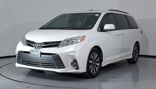 Toyota • Sienna