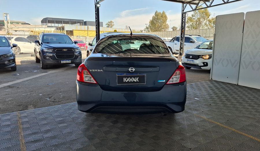 Nissan Versa 1.6 ADVANCE Sedan 2016