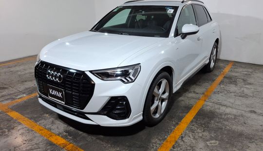 Audi • Q3