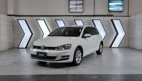 Volkswagen • Golf