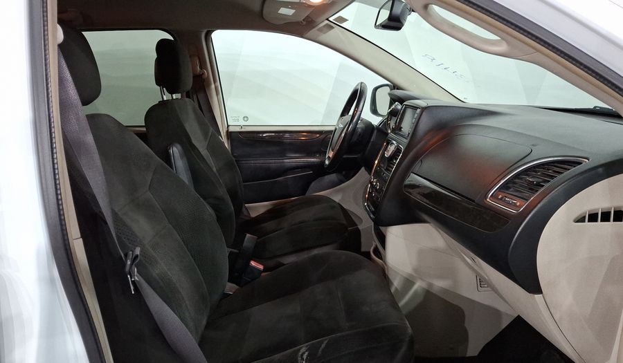 Chrysler Town & Country 3.6 TOURING Minivan 2016