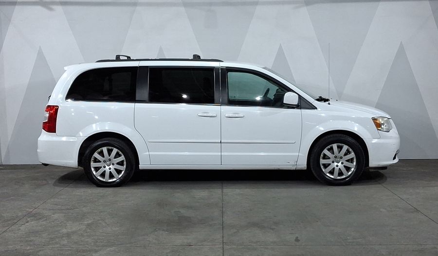 Chrysler Town & Country 3.6 TOURING Minivan 2016