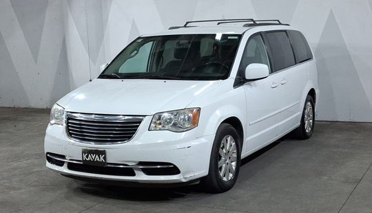 Chrysler • Town & Country