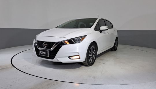 Nissan • Versa