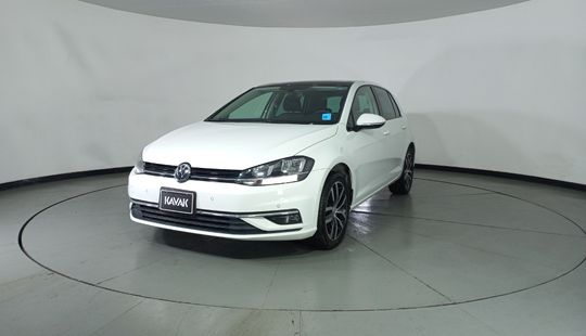 Volkswagen • Golf