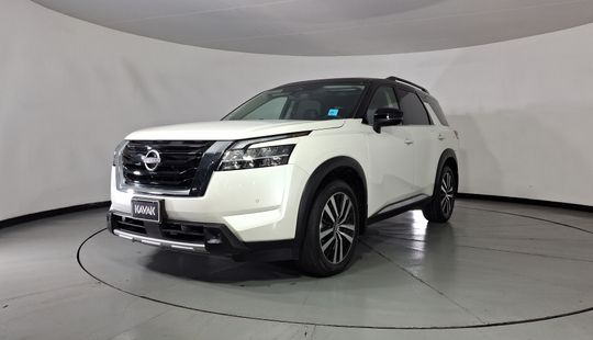 Nissan • Pathfinder