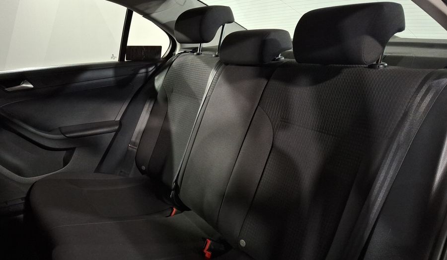 Volkswagen Jetta 2.0 TIPTRONIC Sedan 2015