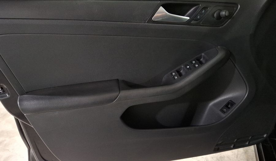 Volkswagen Jetta 2.0 TIPTRONIC Sedan 2015