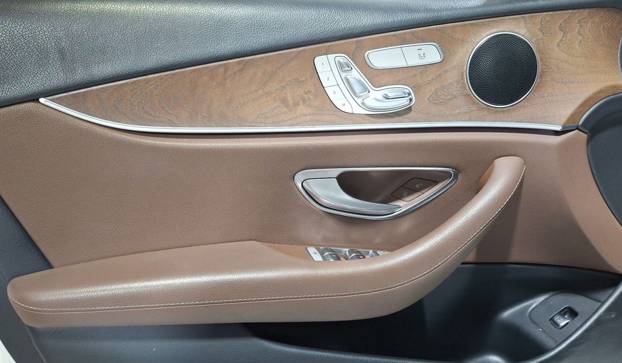 Mercedes Benz Clase E 2.0 250 AVANTGARDE AT Sedan 2017