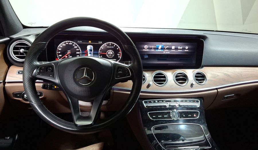 Mercedes Benz Clase E 2.0 250 AVANTGARDE AT Sedan 2017