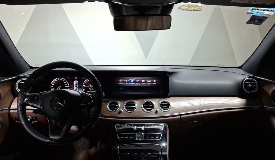 Mercedes Benz Clase E 2.0 250 AVANTGARDE AT Sedan 2017