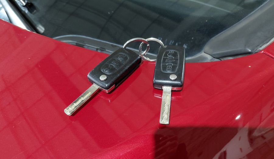 Peugeot 408 2.0 16V ALLURE+ Sedan 2013