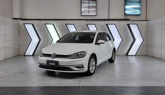 Volkswagen • Golf