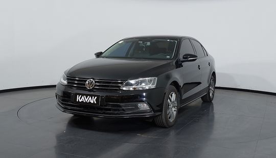 Volkswagen • Jetta