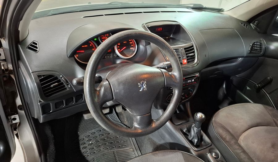 Peugeot 207 COMPACT 1.4 XR Hatchback 2010