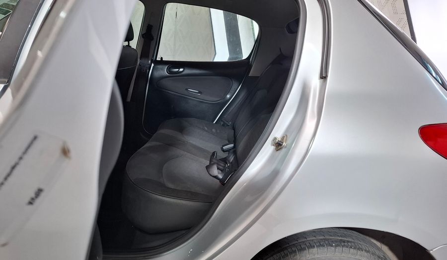 Peugeot 207 COMPACT 1.4 XR Hatchback 2010