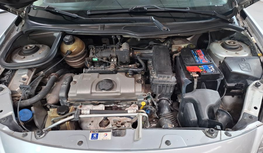 Peugeot 207 COMPACT 1.4 XR Hatchback 2010