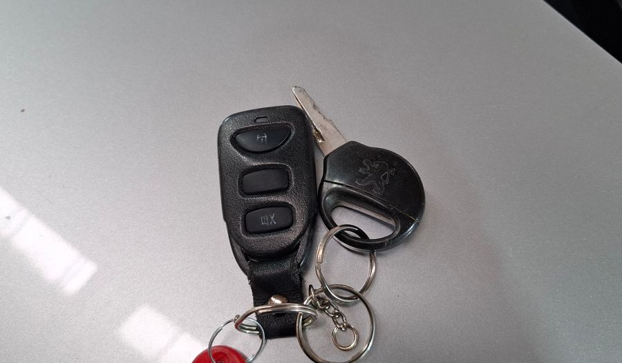Peugeot 207 COMPACT 1.4 XR Hatchback 2010