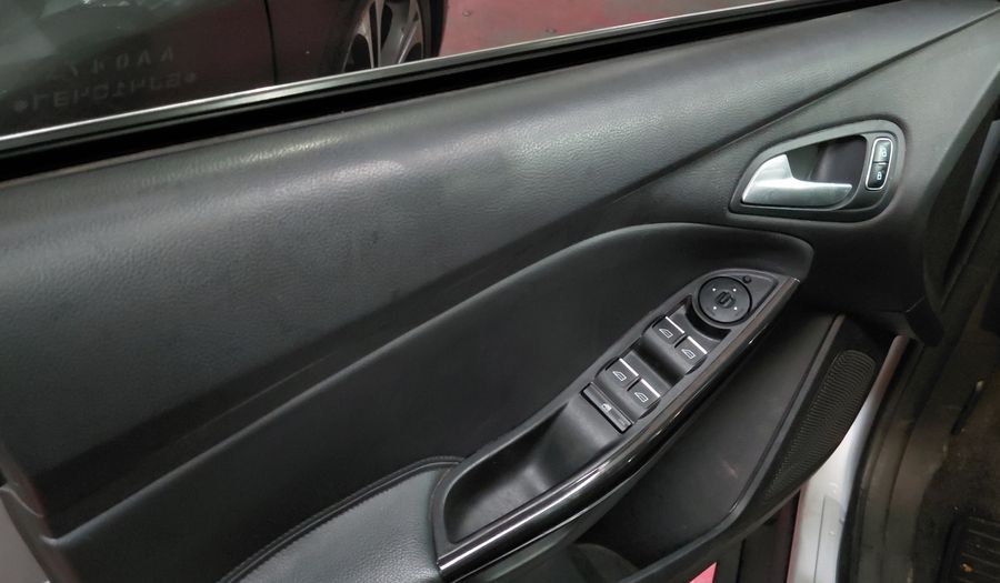 Ford Focus Iii 2.0 TITANIUM Hatchback 2016