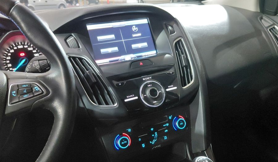 Ford Focus Iii 2.0 TITANIUM Hatchback 2016