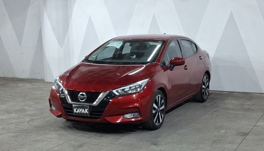 Nissan • Versa