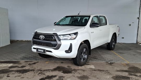 Toyota • Hilux