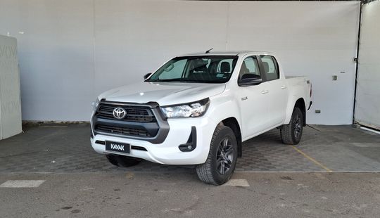 Toyota • Hilux