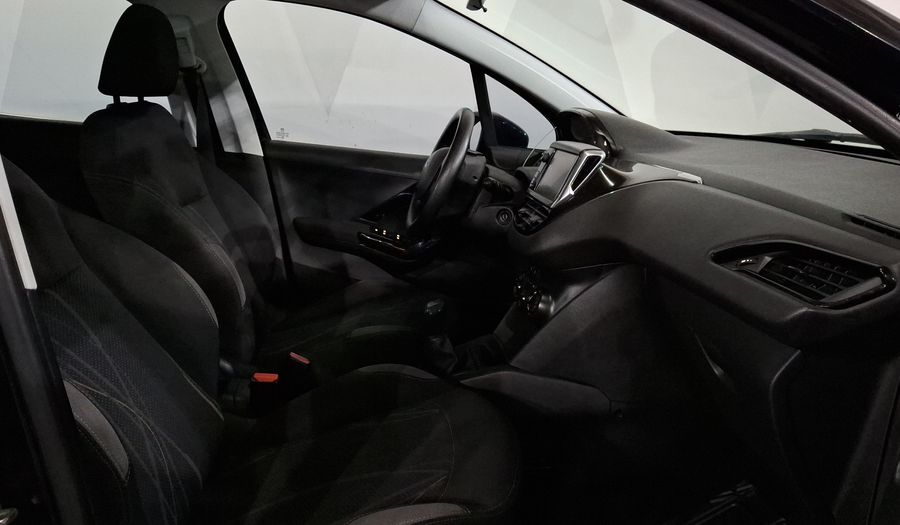 Peugeot 208 1.6 ALLURE MT Hatchback 2015