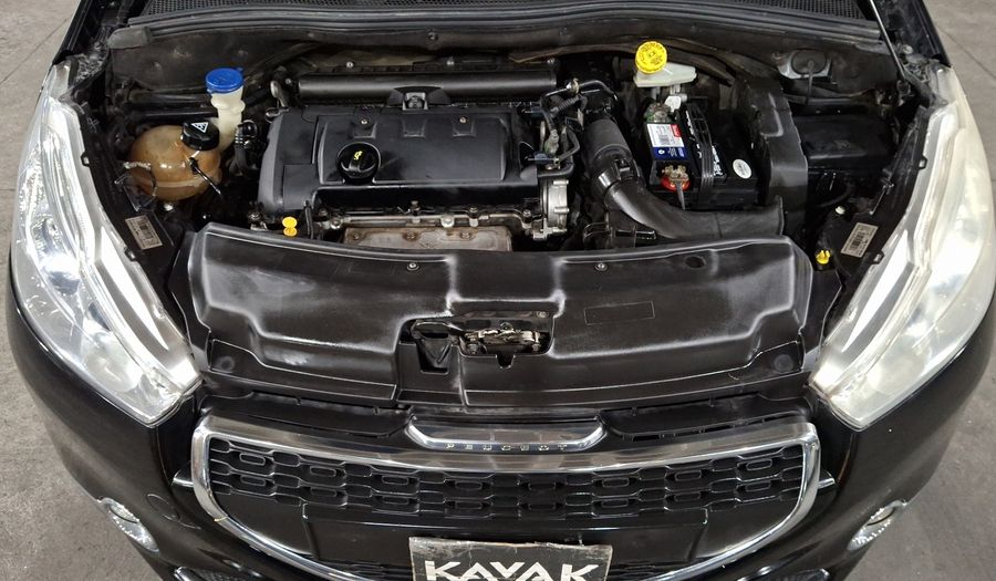 Peugeot 208 1.6 ALLURE MT Hatchback 2015