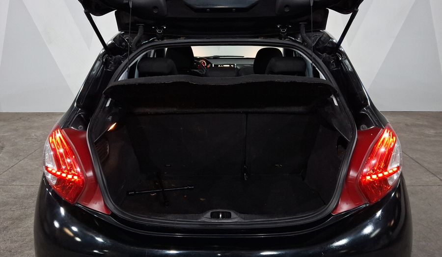 Peugeot 208 1.6 ALLURE MT Hatchback 2015