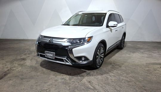 Mitsubishi • Outlander