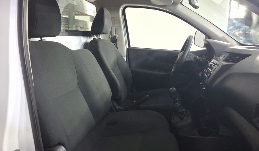 Nissan Np300 2.5 NP300 CHASIS CABINA Pickup 2024