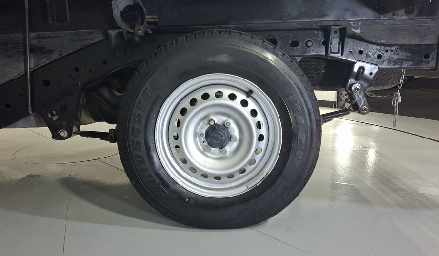 Nissan Np300 2.5 NP300 CHASIS CABINA Pickup 2024