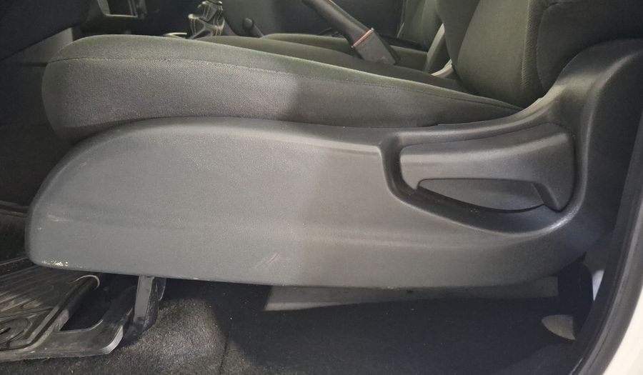 Nissan Np300 2.5 NP300 CHASIS CABINA Pickup 2024