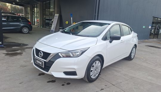 Nissan • Versa