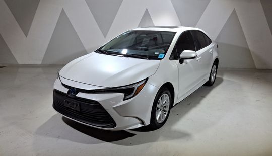 Toyota • Corolla